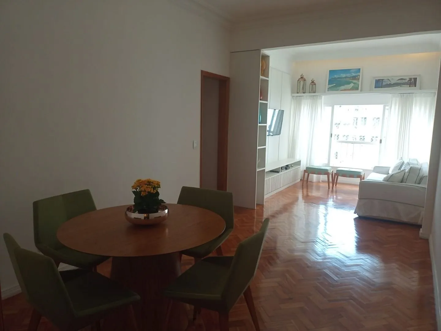 Apartment on the 7th floor with wood or laminate floors — photo 7