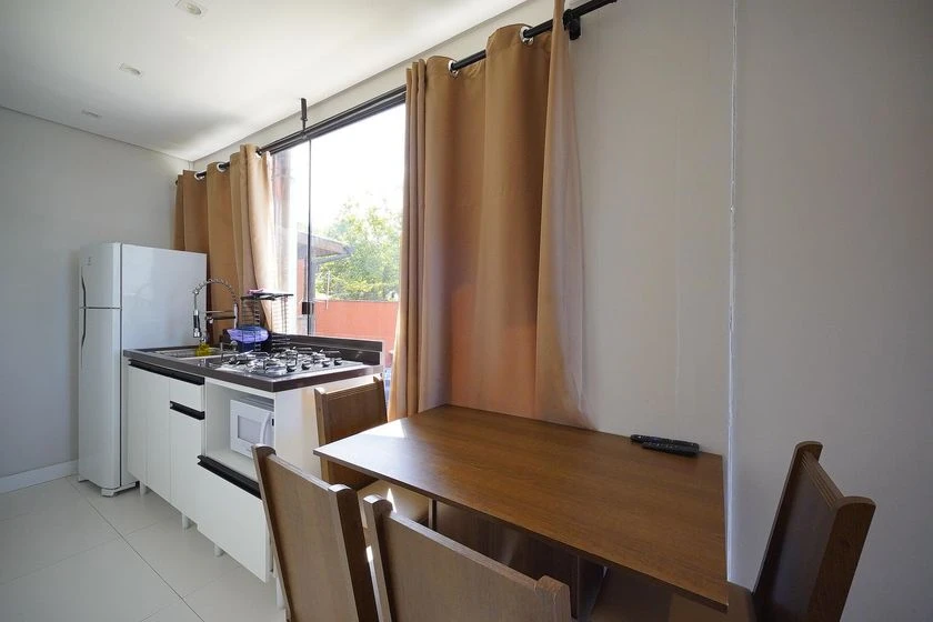 Furnished studio with balcony, 1 bedroom suite — photo 2