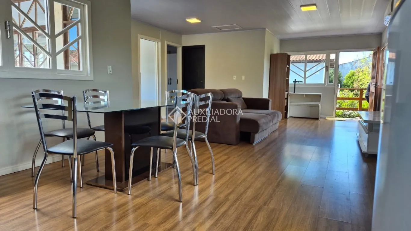 Furnished house, 100 m², with wood or laminate floors — photo 2