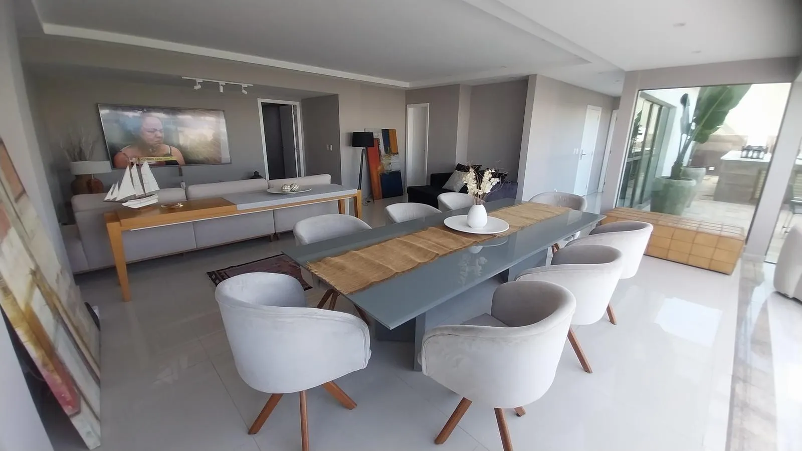 Unfurnished apartment with 4 bedrooms and 5 bathrooms — photo 22