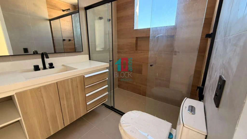 Будинок на 5 кімнат, 2 окремі ванні, 4 санвузли, 320 м² — photo 15