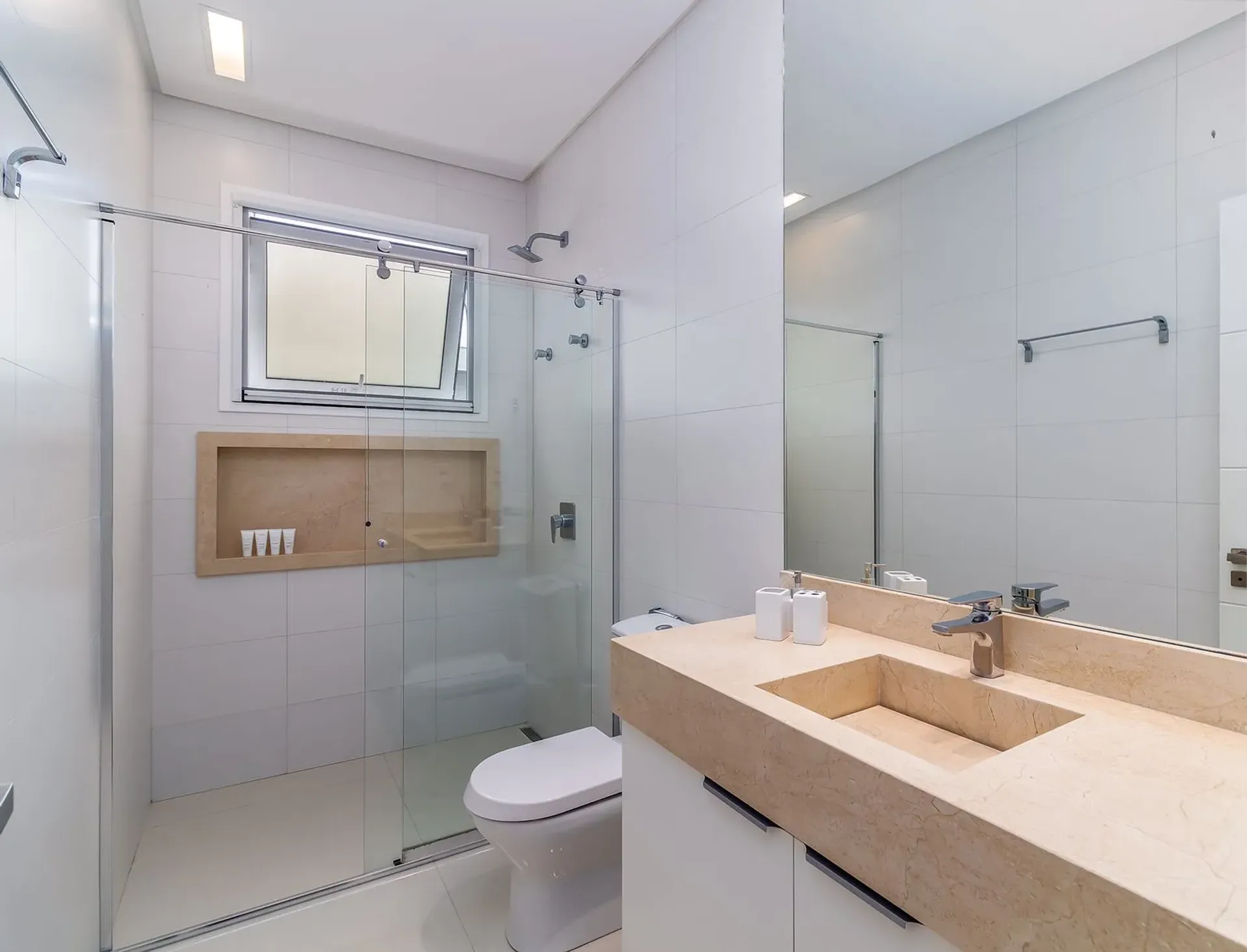 Casa amueblada con 5 suites y 700 m² — photo 12