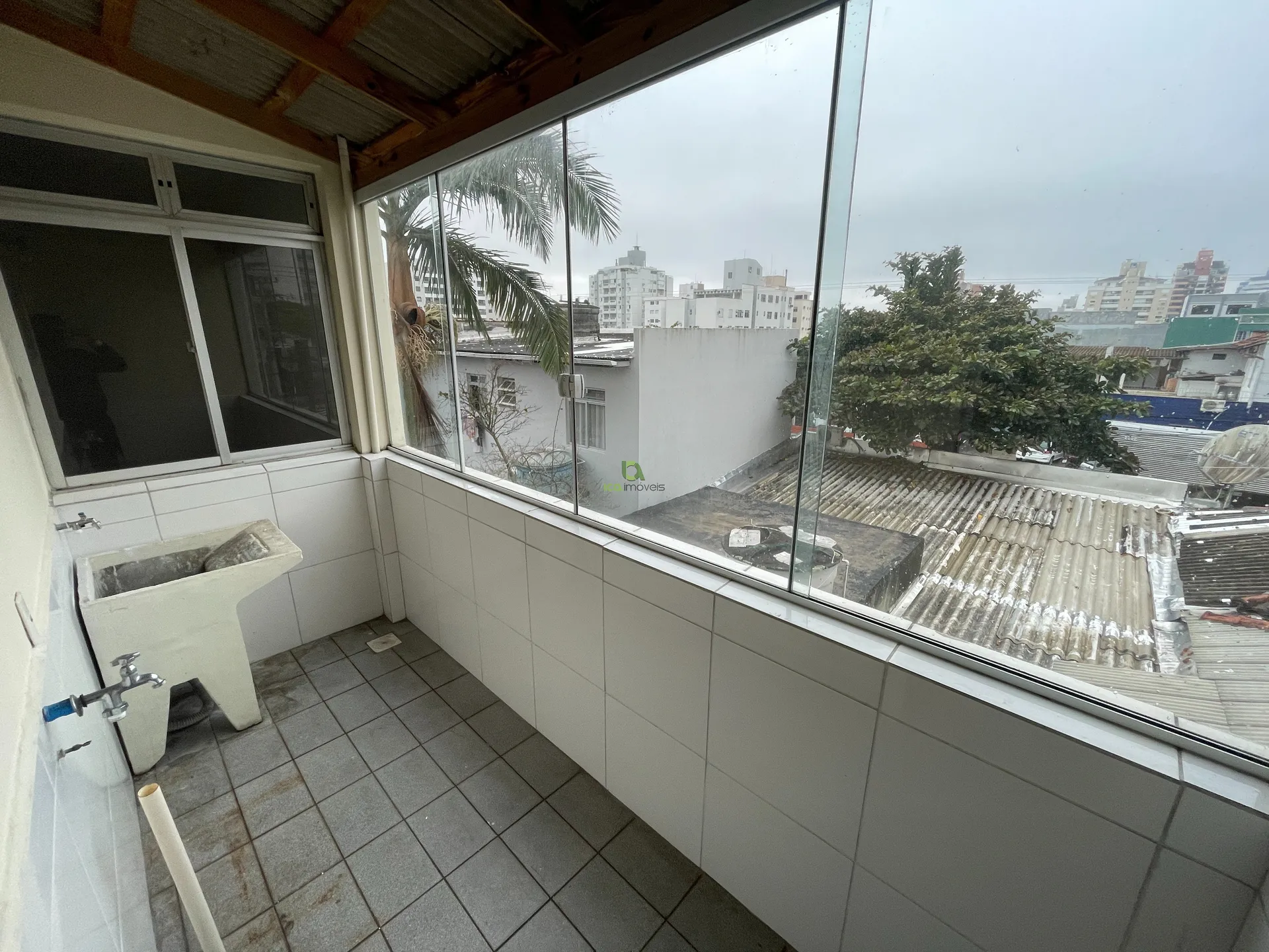 Apartamento de 2 quartos com 70 m² e piso de madeira — photo 10