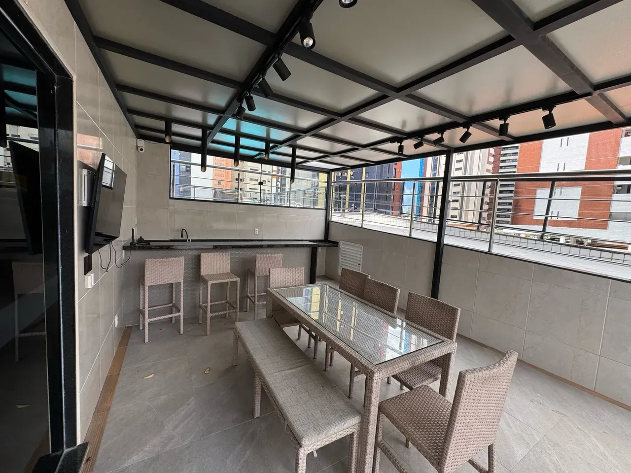 Unfurnished 100 m² apartment with 4 bedrooms and 2 en-suites — photo 18