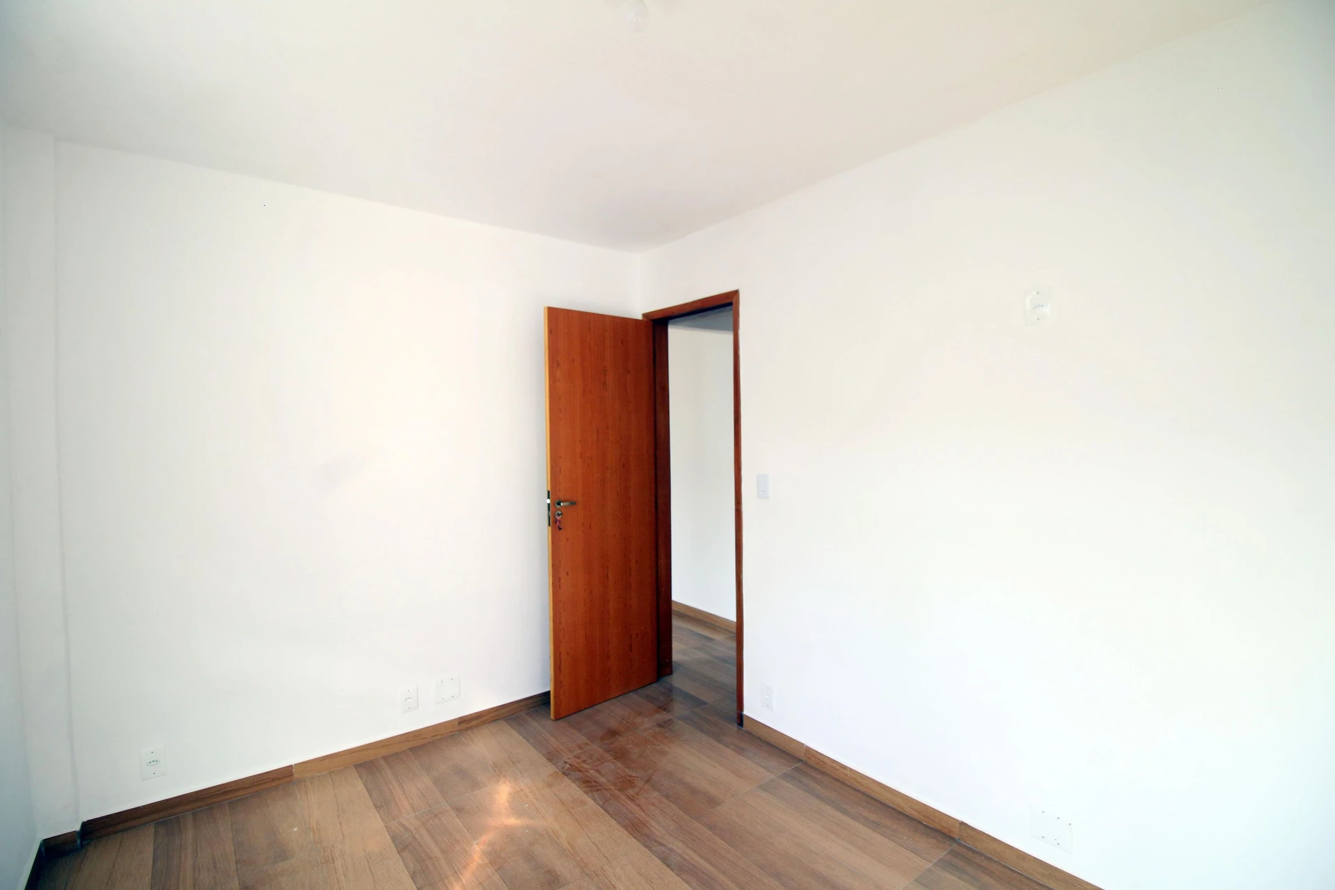 Apartment, 48 m², with wood or laminate floors — photo 22