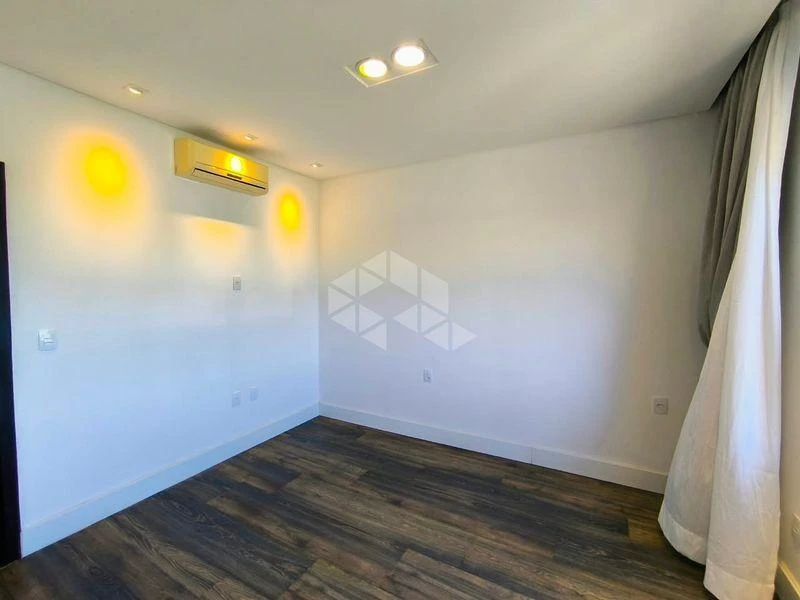 2-bedroom apartment with a water view in Florianópolis — photo 10