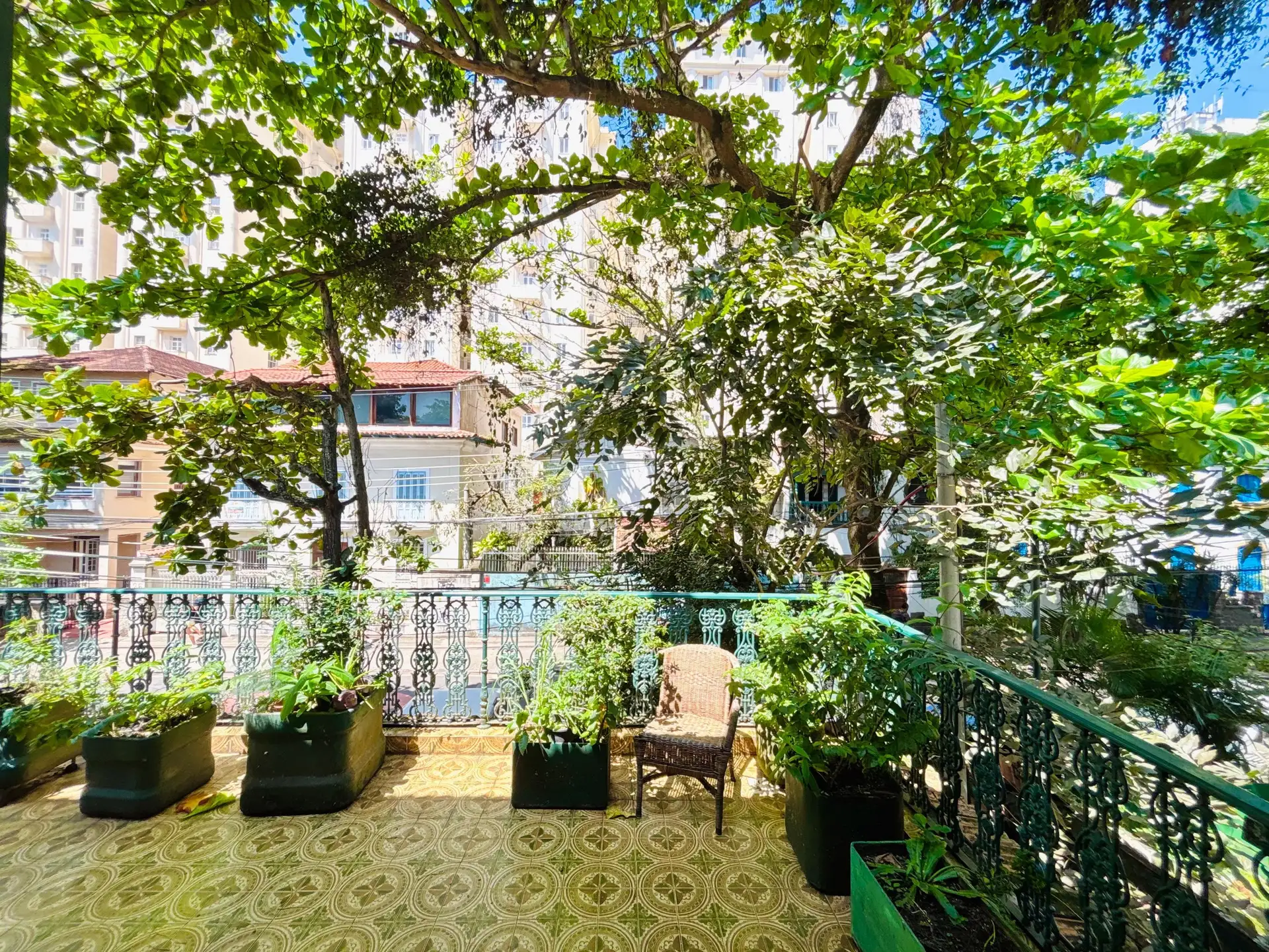 Furnished house, 380 m², with a grill on the balcony — photo 17