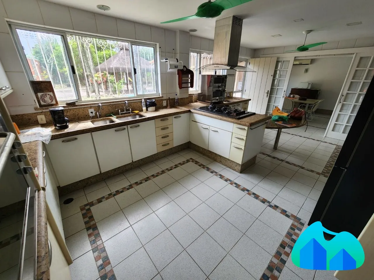 Casa mobiliada com 5 suítes e 3 vagas de garagem — photo 3