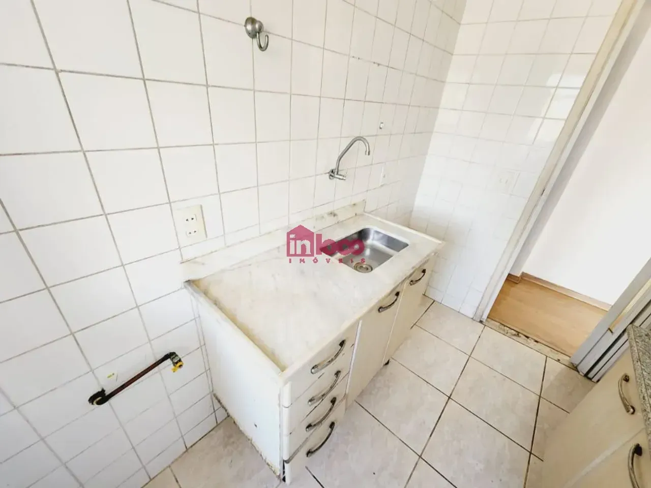 2-bedroom apartment with a separate, closed kitchen — photo 13