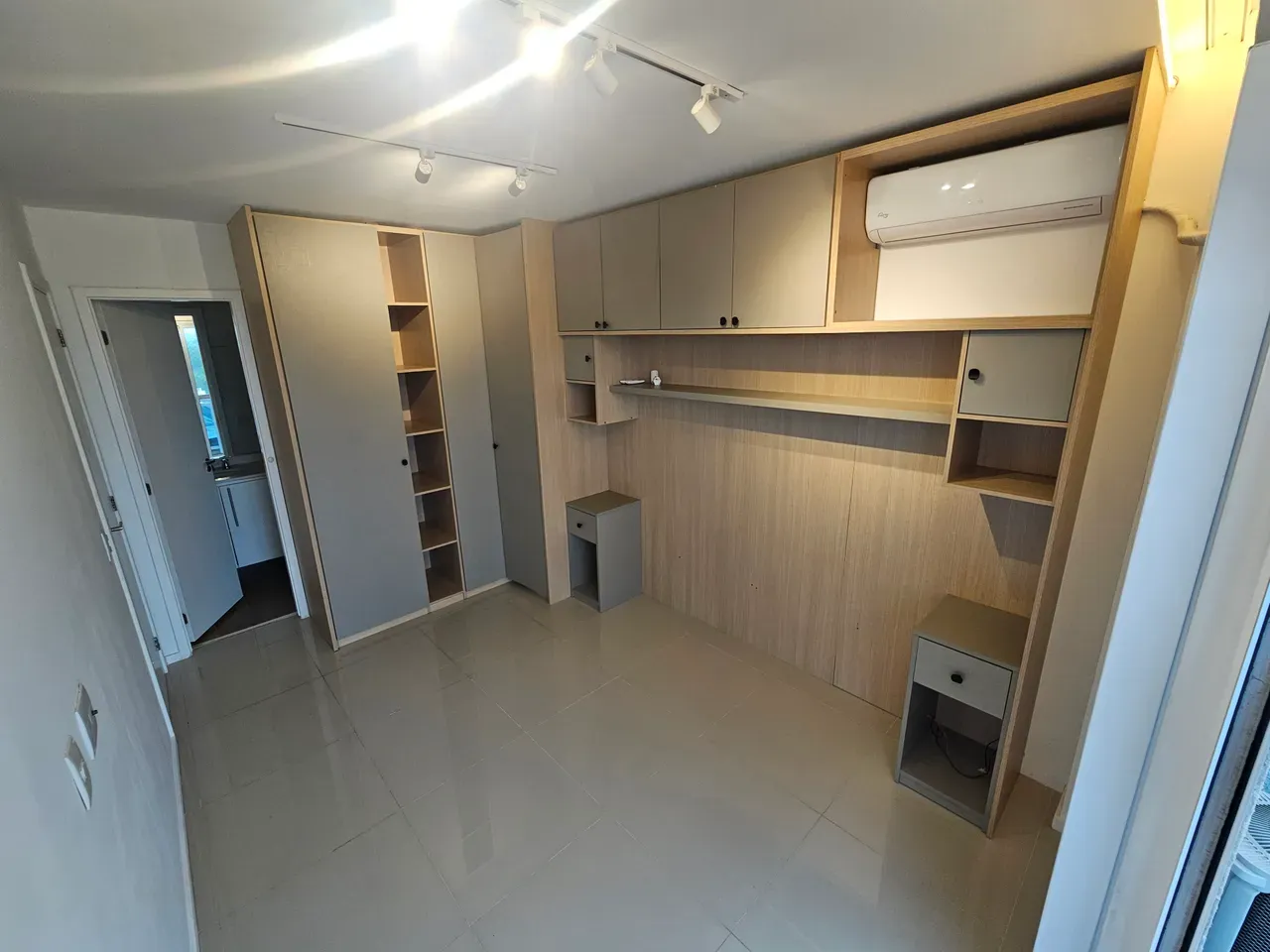 Furnished apartment, 90 m², with a grill on the balcony — photo 10