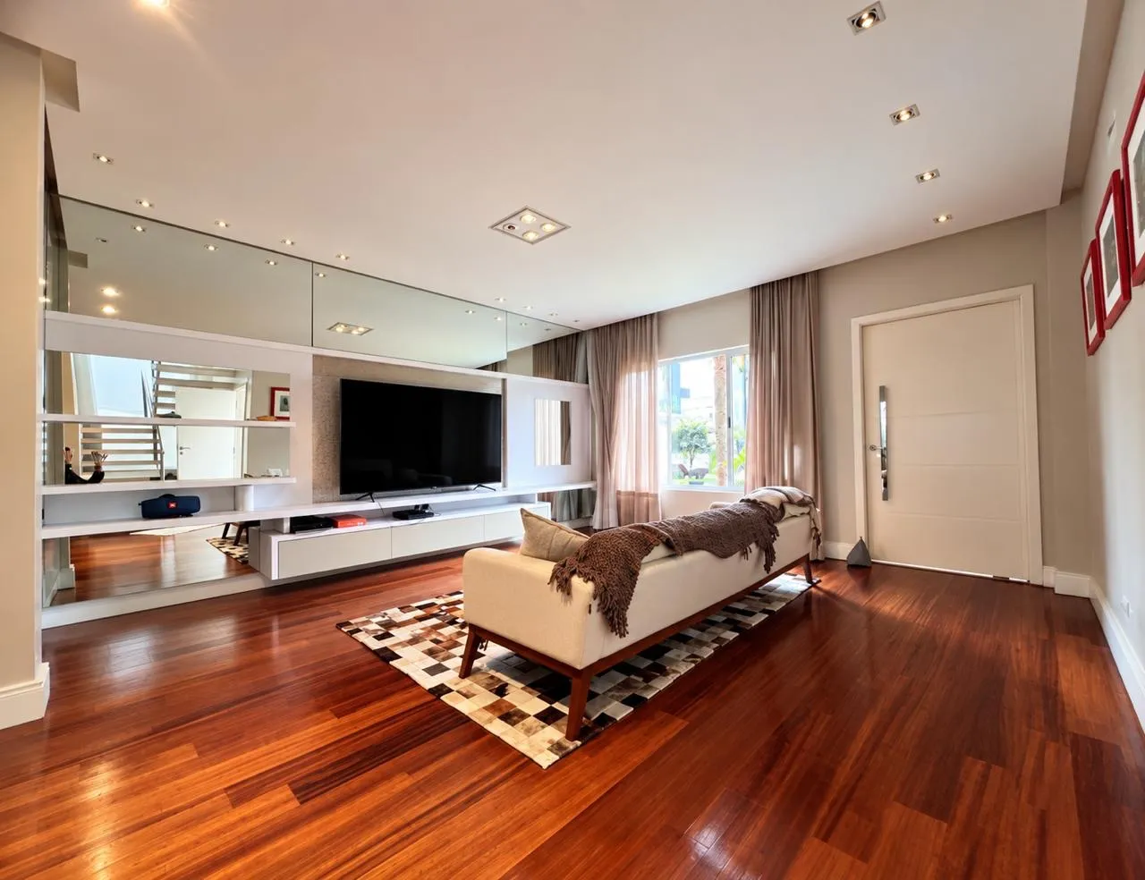 4-bedroom house with a home office