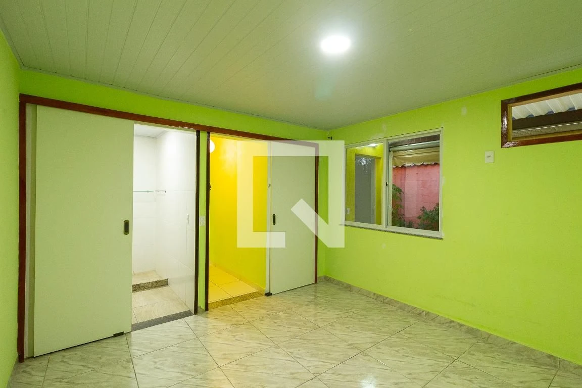 200 m² house with a private BBQ and a private pool — photo 4