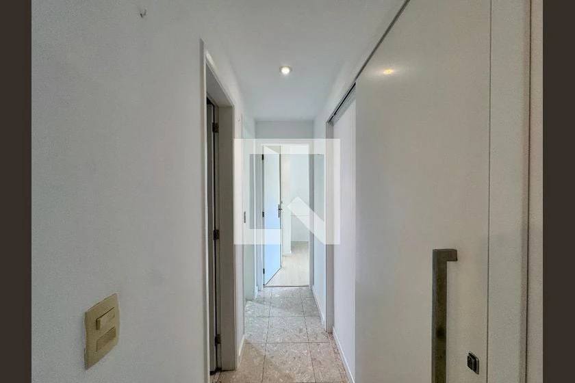 Floor-to-ceiling windows in a 3-bedroom apartment, 90 m² — photo 9