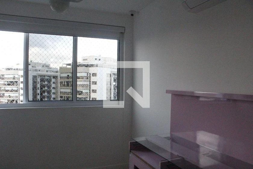 Furnished apartment, 115 m², with a glass-enclosed balcony — photo 35