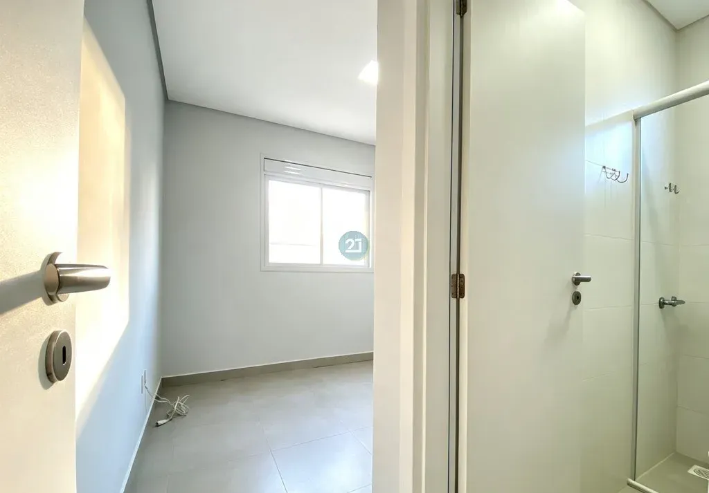 3-bedroom apartment with 1 en-suite and 2 parking spaces — photo 11
