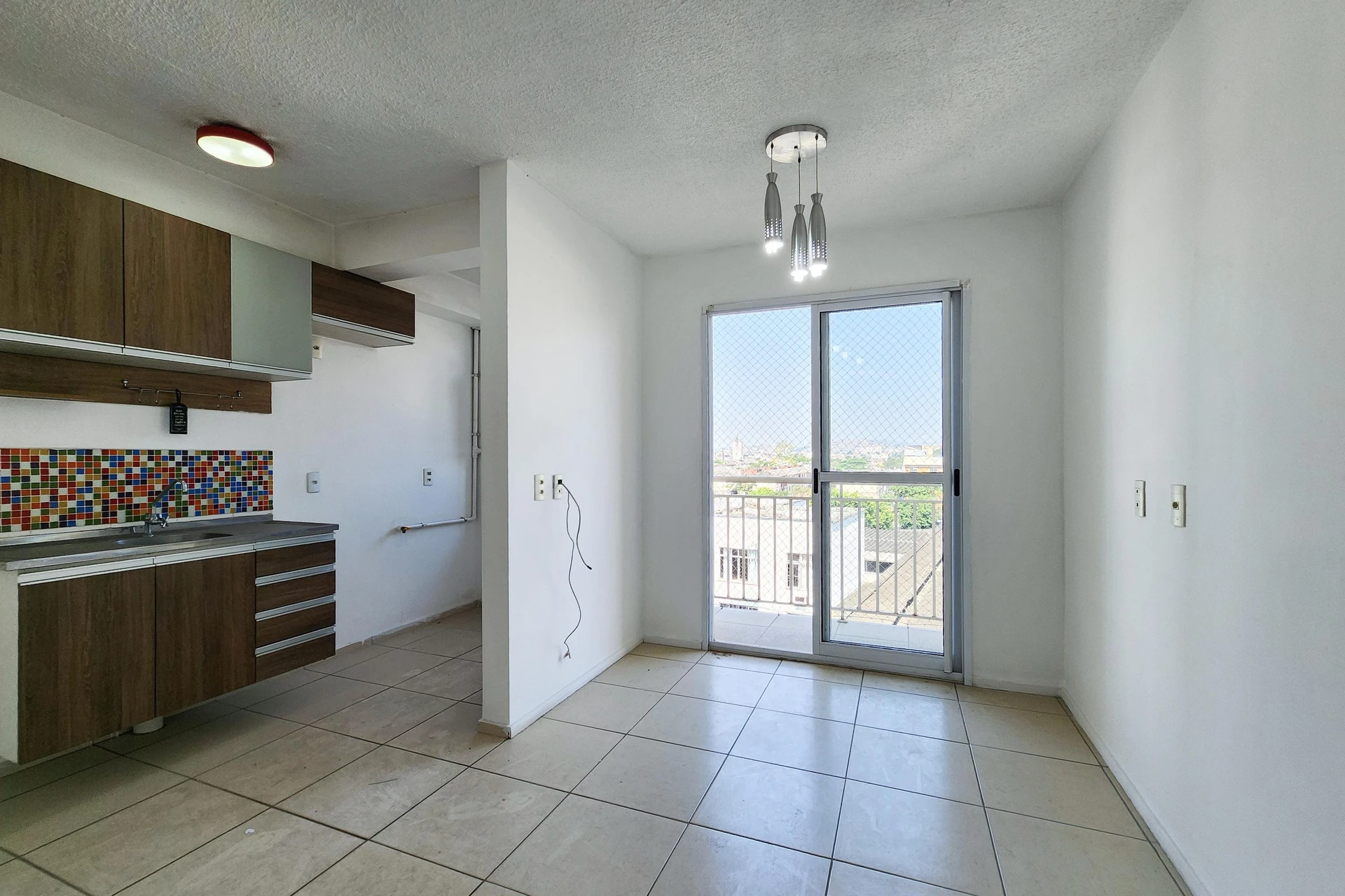 2-bedroom apartment in a building with a gym — photo 11
