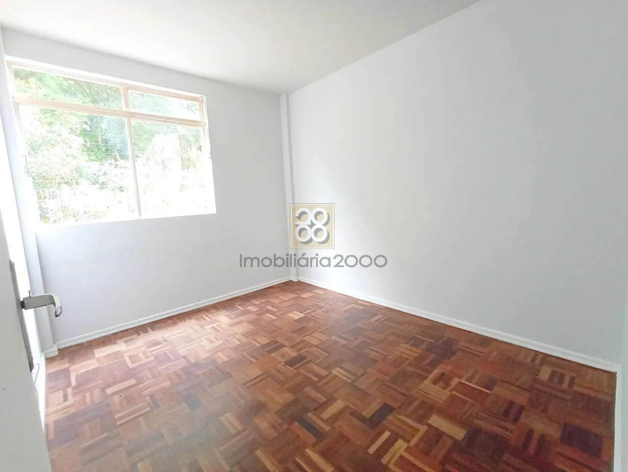 Apartment, 58 m², with wood or laminate floors — photo 3