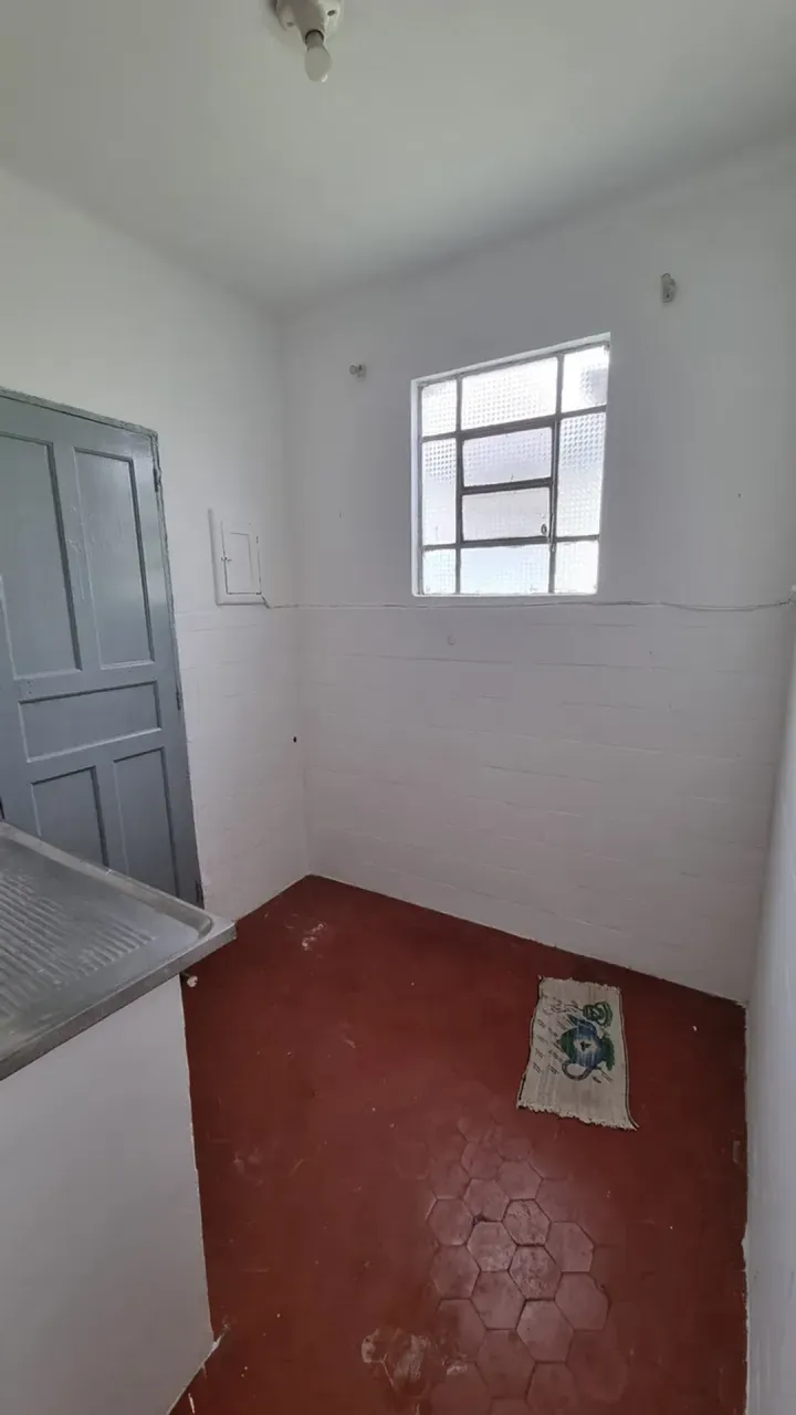 Casa com 1 quarto e 1 banheiro, sem vaga