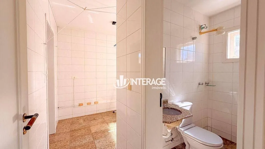 Condo house with private garden and laundry area — photo 27
