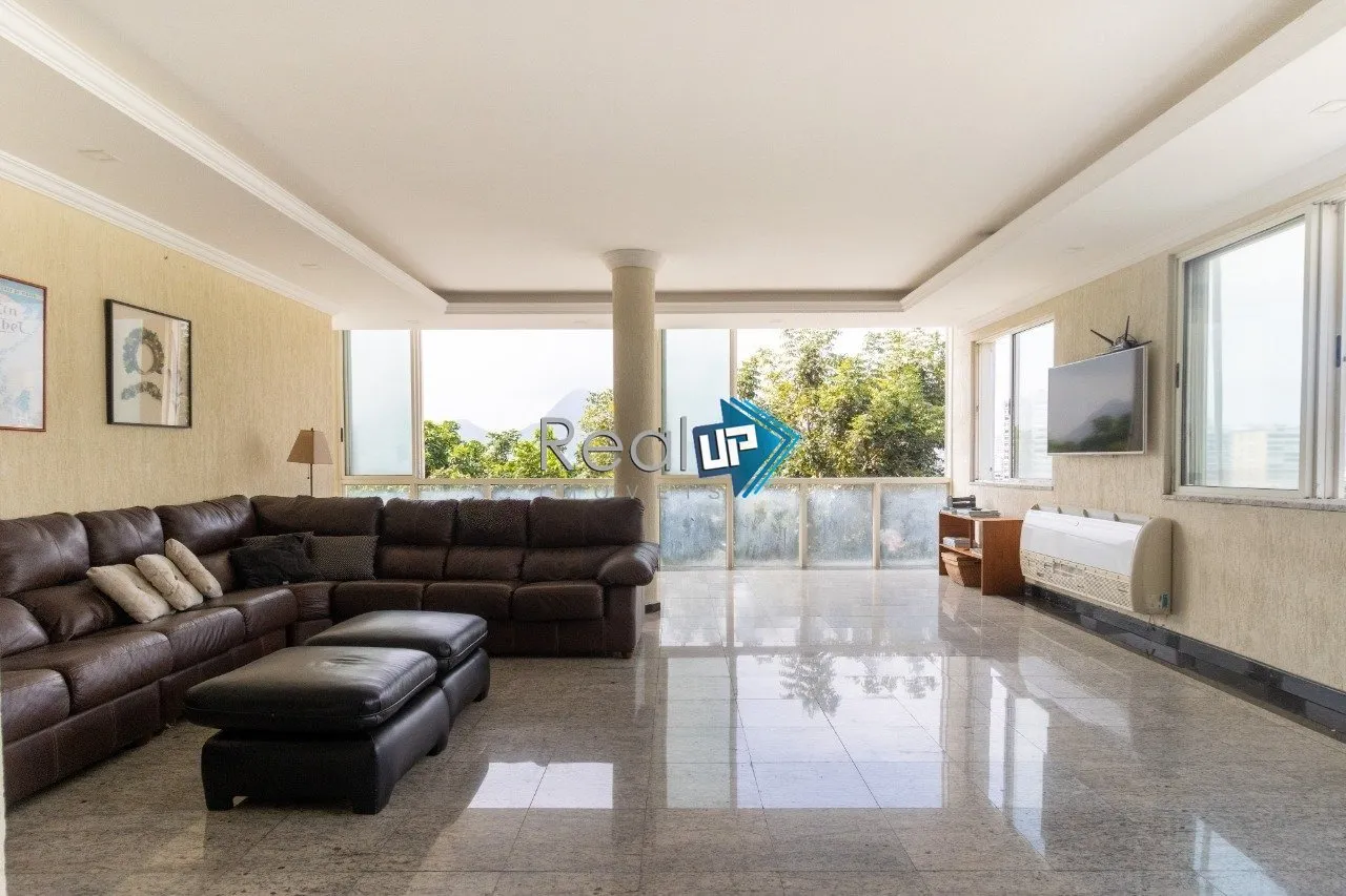 Condominium house with 5 bedrooms and 1081 m² plus laundry — photo 15