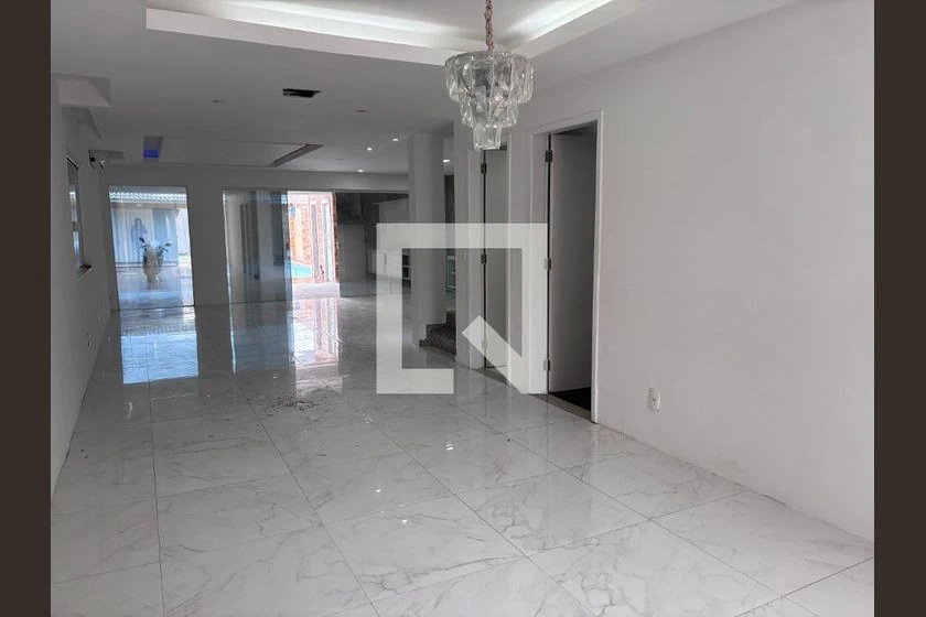 House with 4 en-suite bedrooms, 329 m² and 3 parking — photo 21