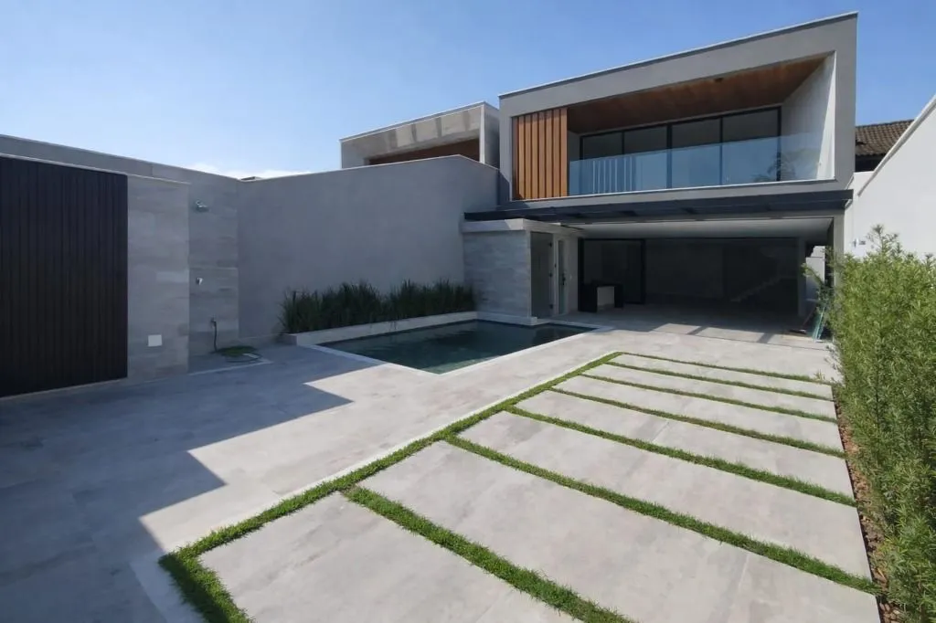 Unfurnished house with 4 en-suite bedrooms and 6 baths — photo 20