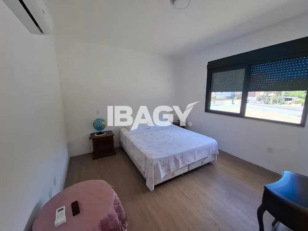 Furnished house with 4 en-suites and 220 m², no parking — photo 10