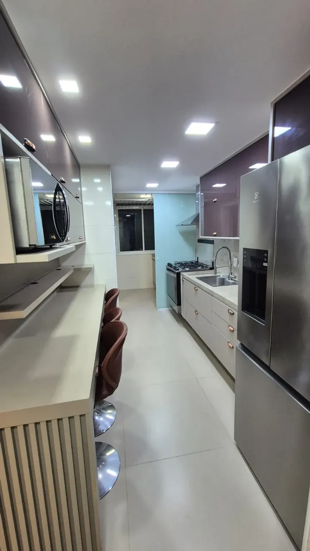 Apartment with 3 bedrooms and modern open-plan kitchen — photo 26