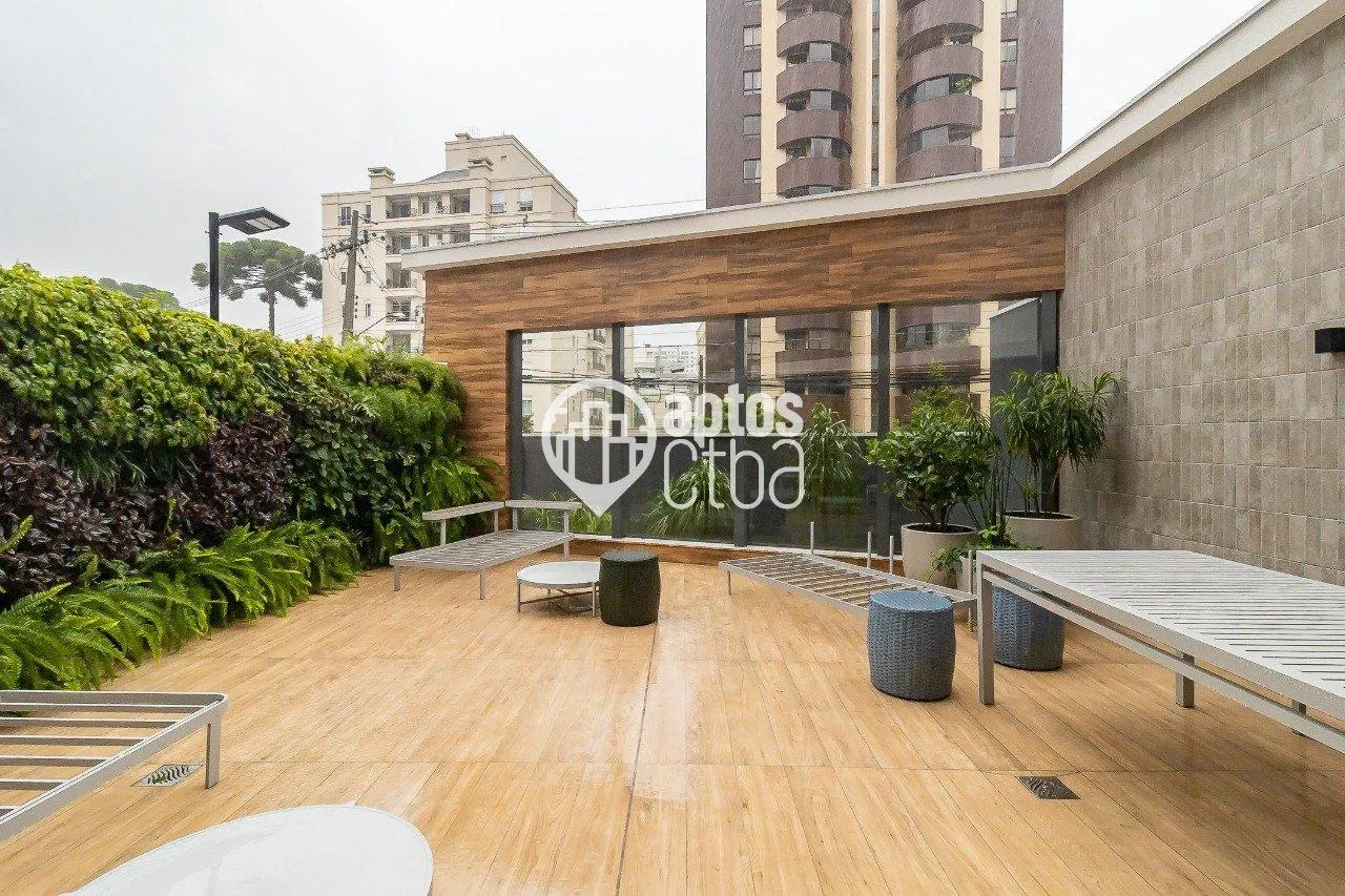 Glass-enclosed balcony in a 2-bedroom apartment, 81 m² — photo 36