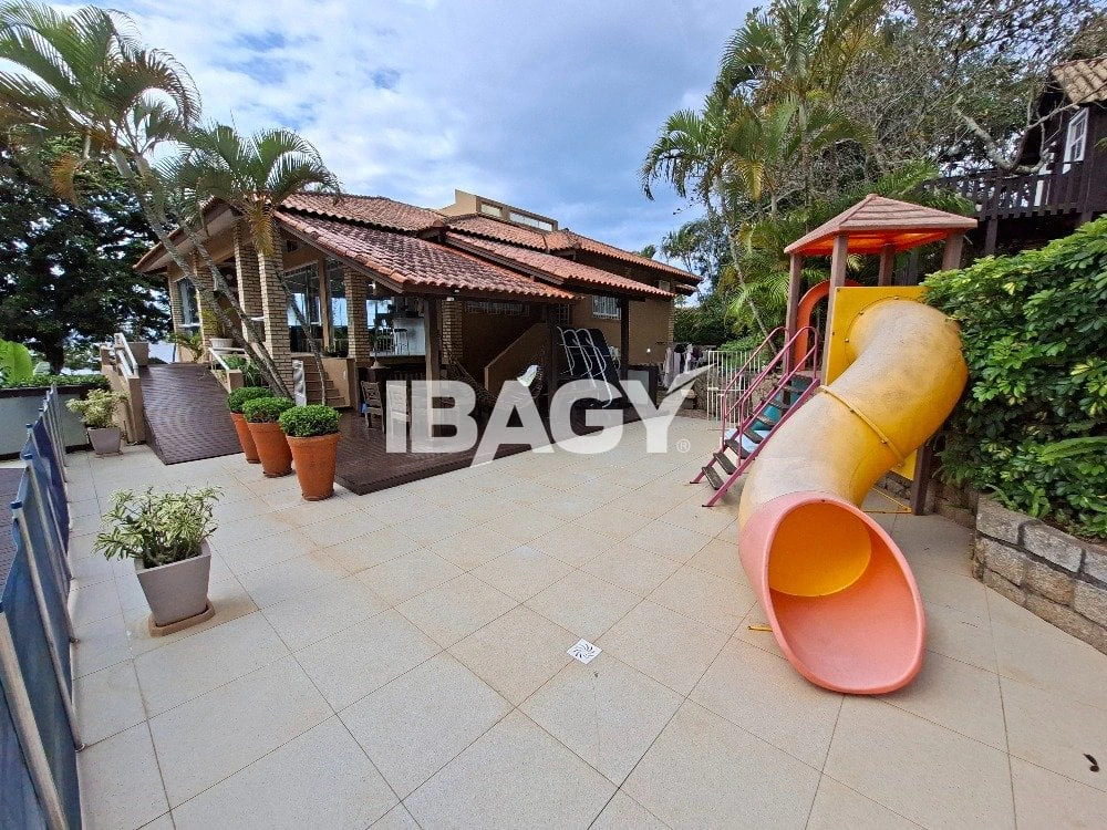Casa amueblada con 4 dormitorios y 250 m² — photo 5