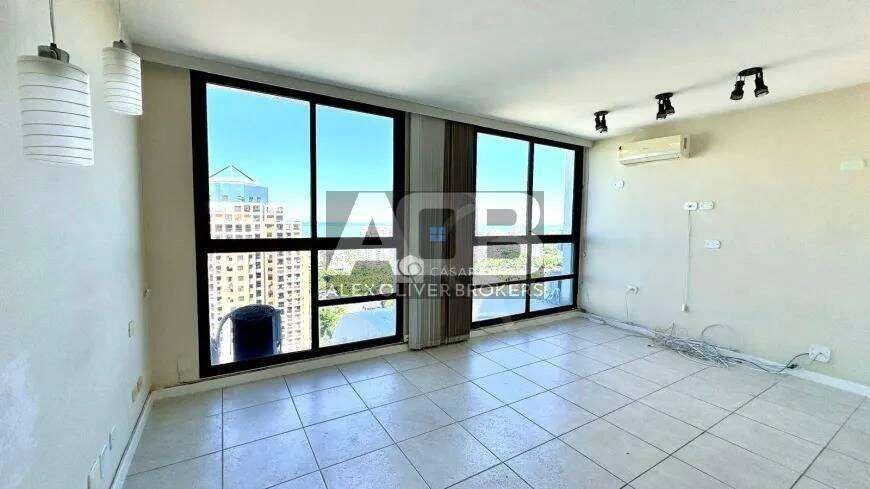 200 m² apartment with 3 en-suite bedrooms and 5 baths — photo 14