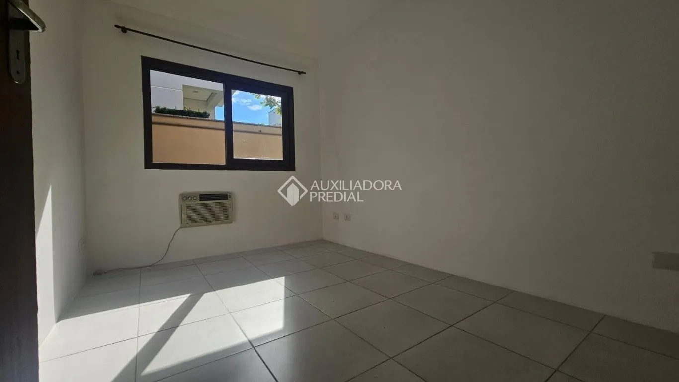 Будинок: 3 спальні, 1 з власною ванною кімнатою, 130 м² — photo 33
