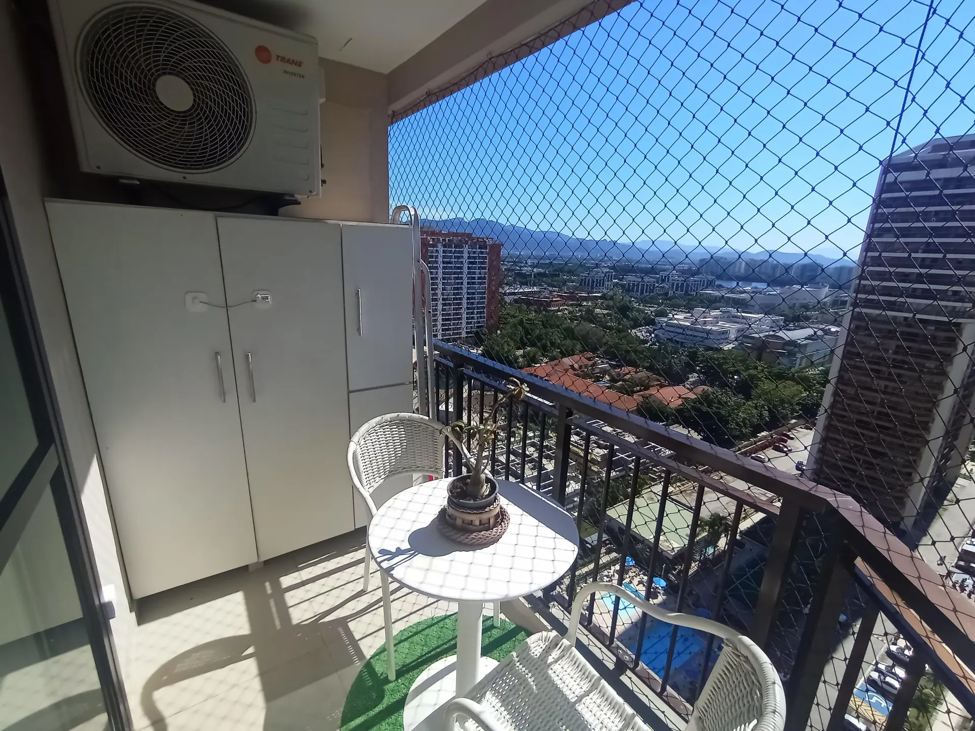 Unfurnished studio with balcony and 1 en-suite bedroom