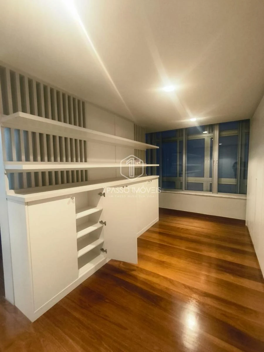 4-bedroom apartment with a water view in Rio de Janeiro — photo 8