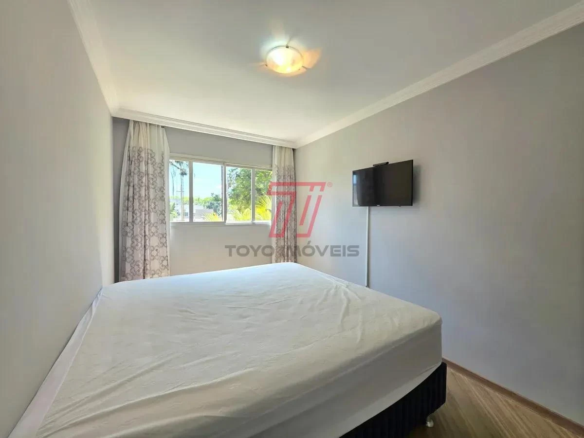 3-bedroom apartment with a bathtub in Curitiba — photo 22