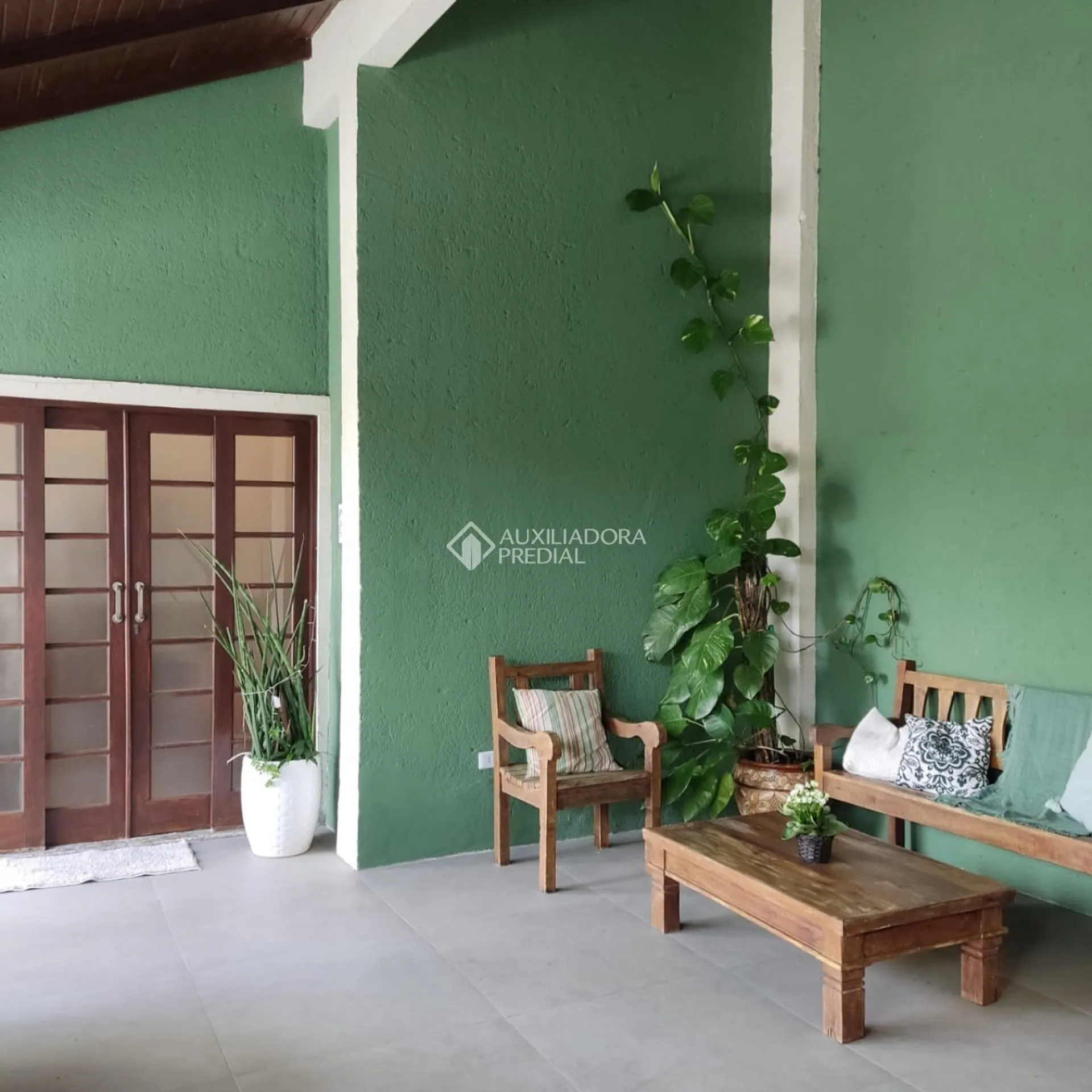 Furnished house, 295 m², with a fireplace — photo 29
