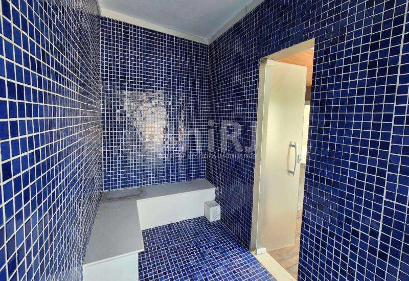 House with 6 bedrooms and 500 m² with 2 parking spaces — photo 7