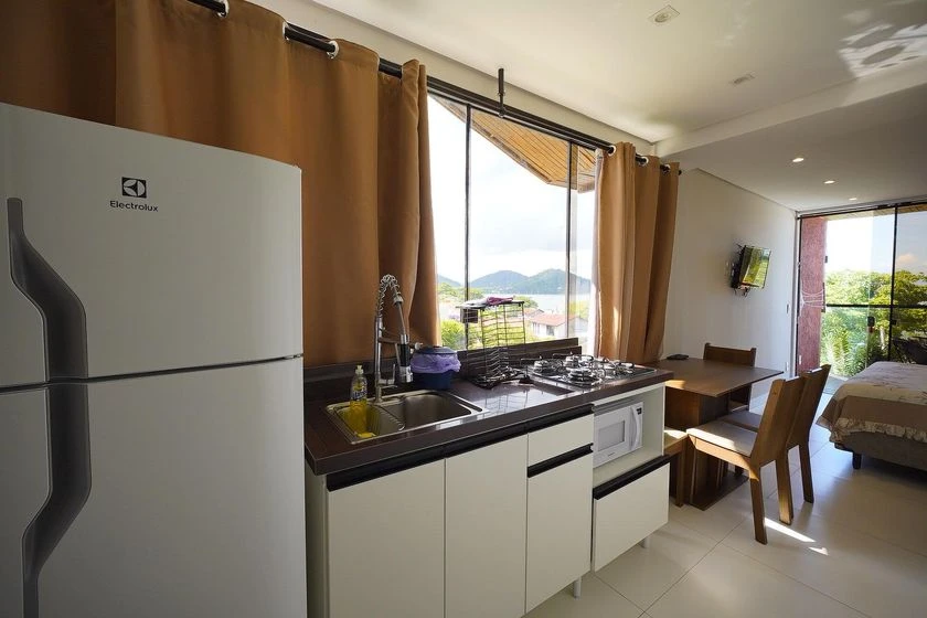 Furnished studio with balcony, 1 bedroom suite — photo 9