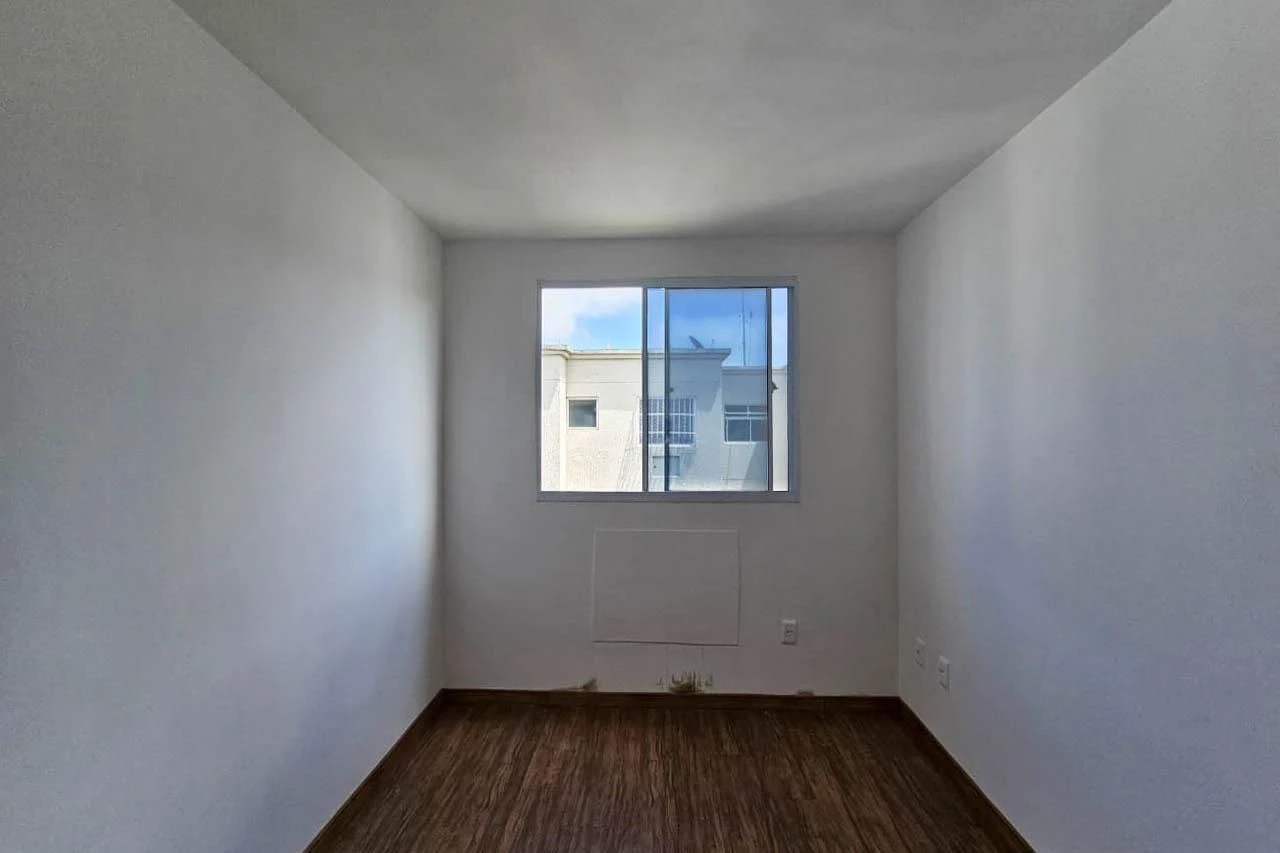 2-bedroom apartment in a building with a gym — photo 9