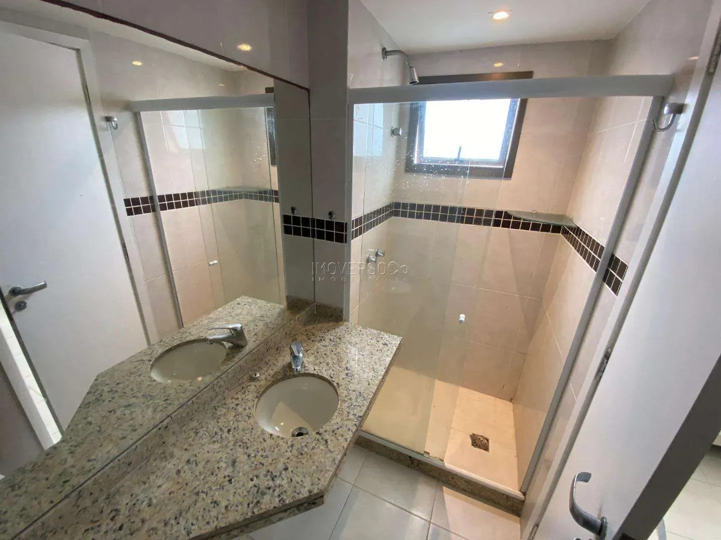 Apartment with 5 bedrooms and 5 bathrooms plus balcony — photo 48
