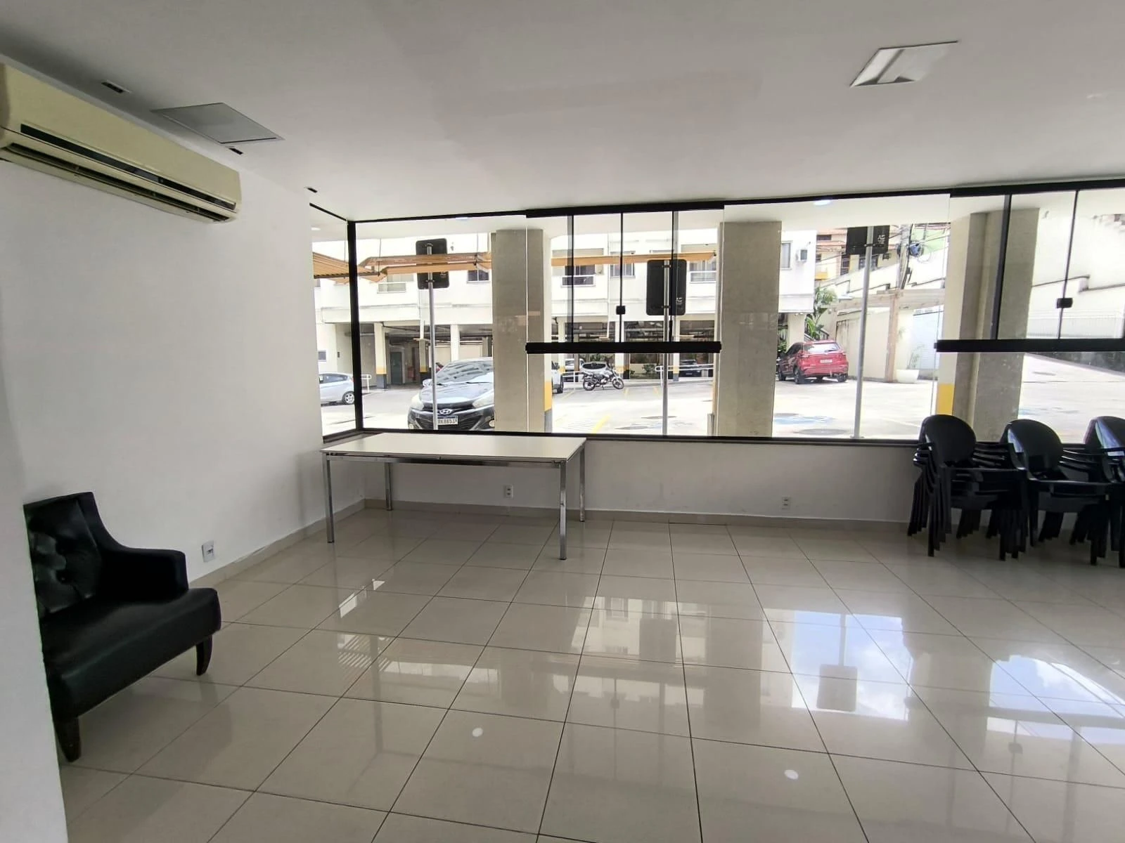 2-bedroom apartment in a building with a pool — photo 14