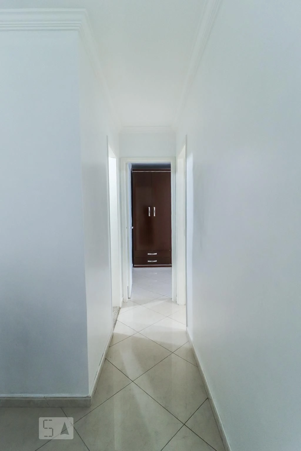 2-bedroom apartment in a building with a gym — photo 13