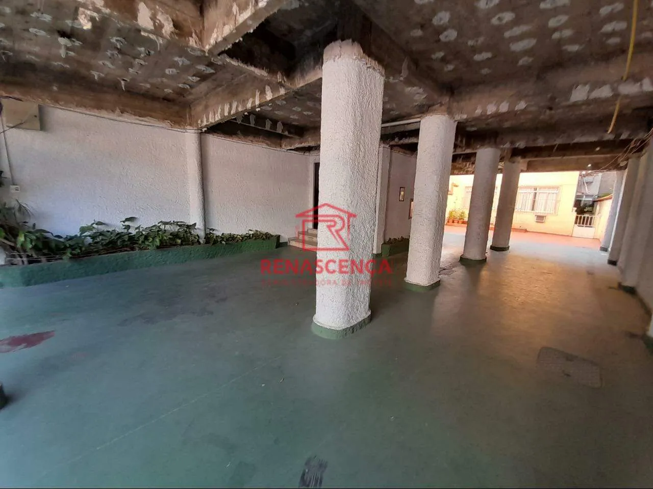 Unfurnished apartment with 2 bedrooms and 1 parking space — photo 17