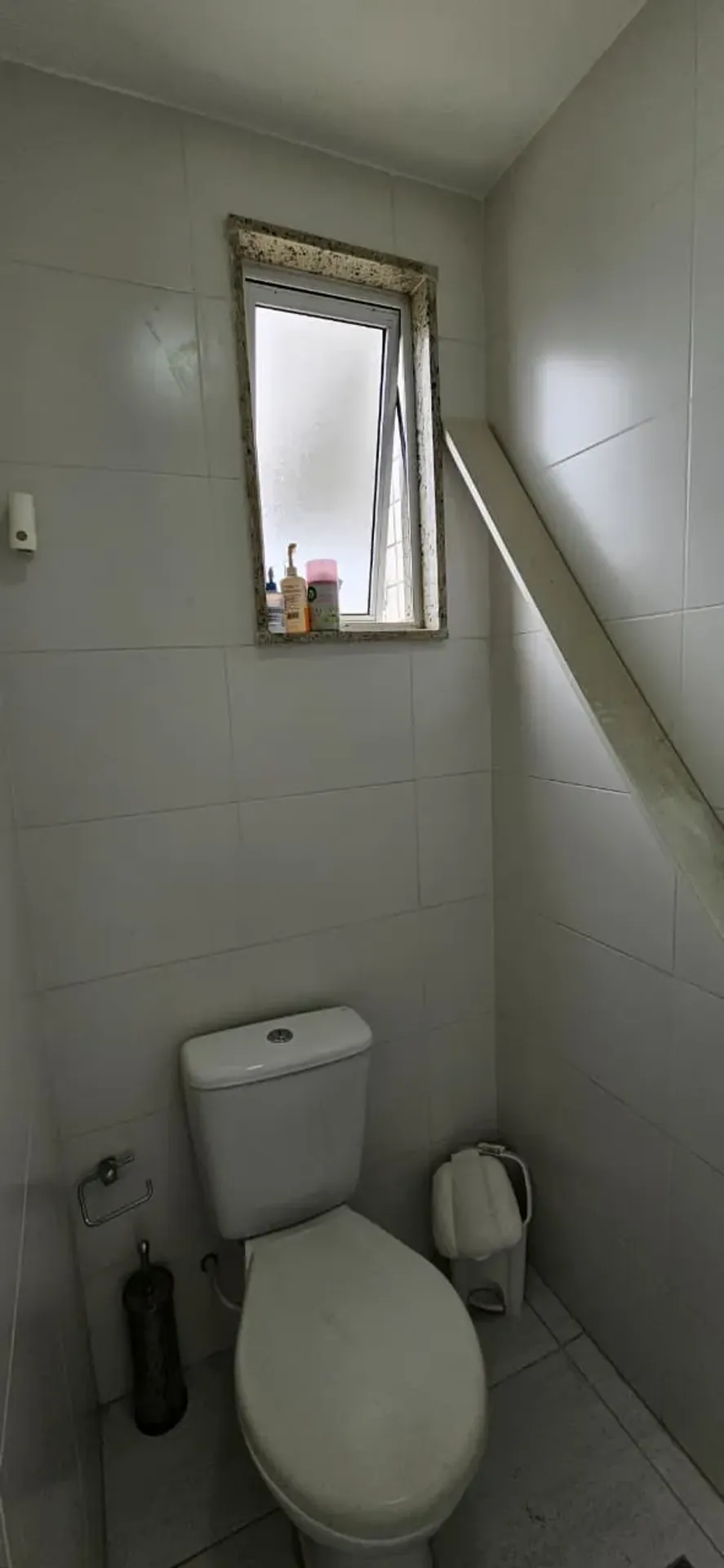 Apartamento con 4 dormitorios y balcón bien cuidado — photo 30