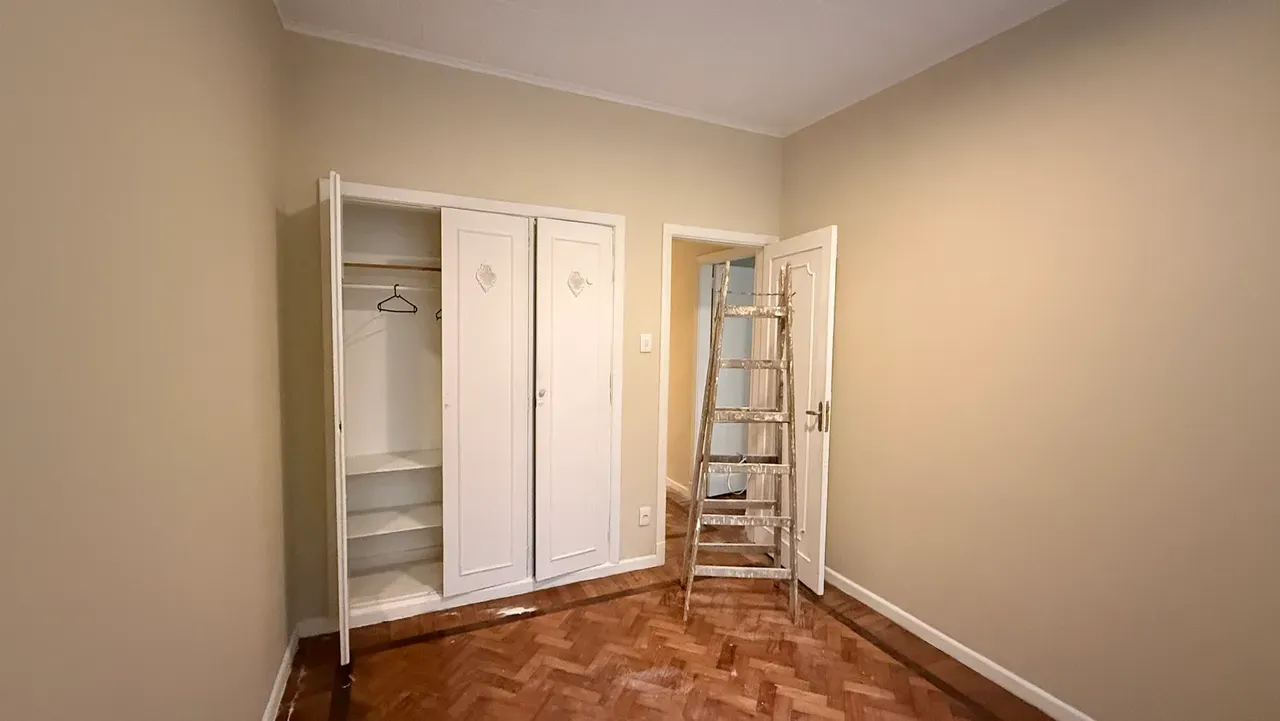 4-bedroom apartment, 1 with its own bathroom, 240 m² — photo 37
