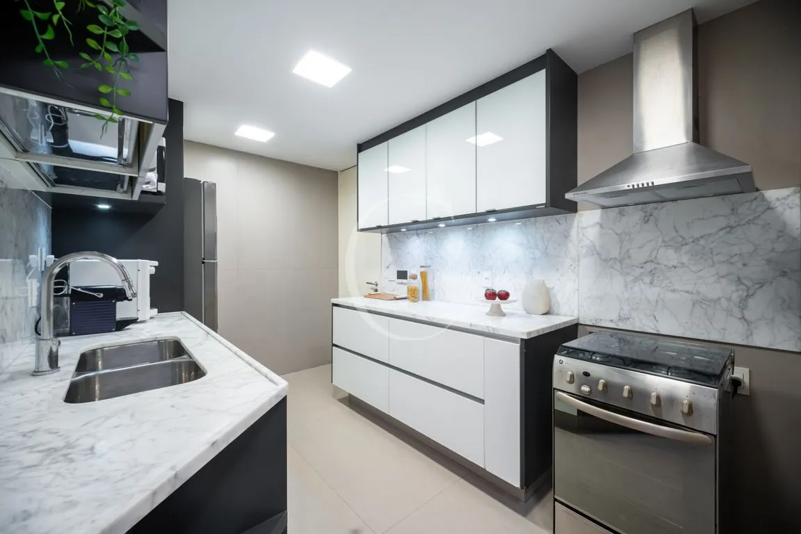 Apartamento com 3 quartos e cozinha fechada — photo 22