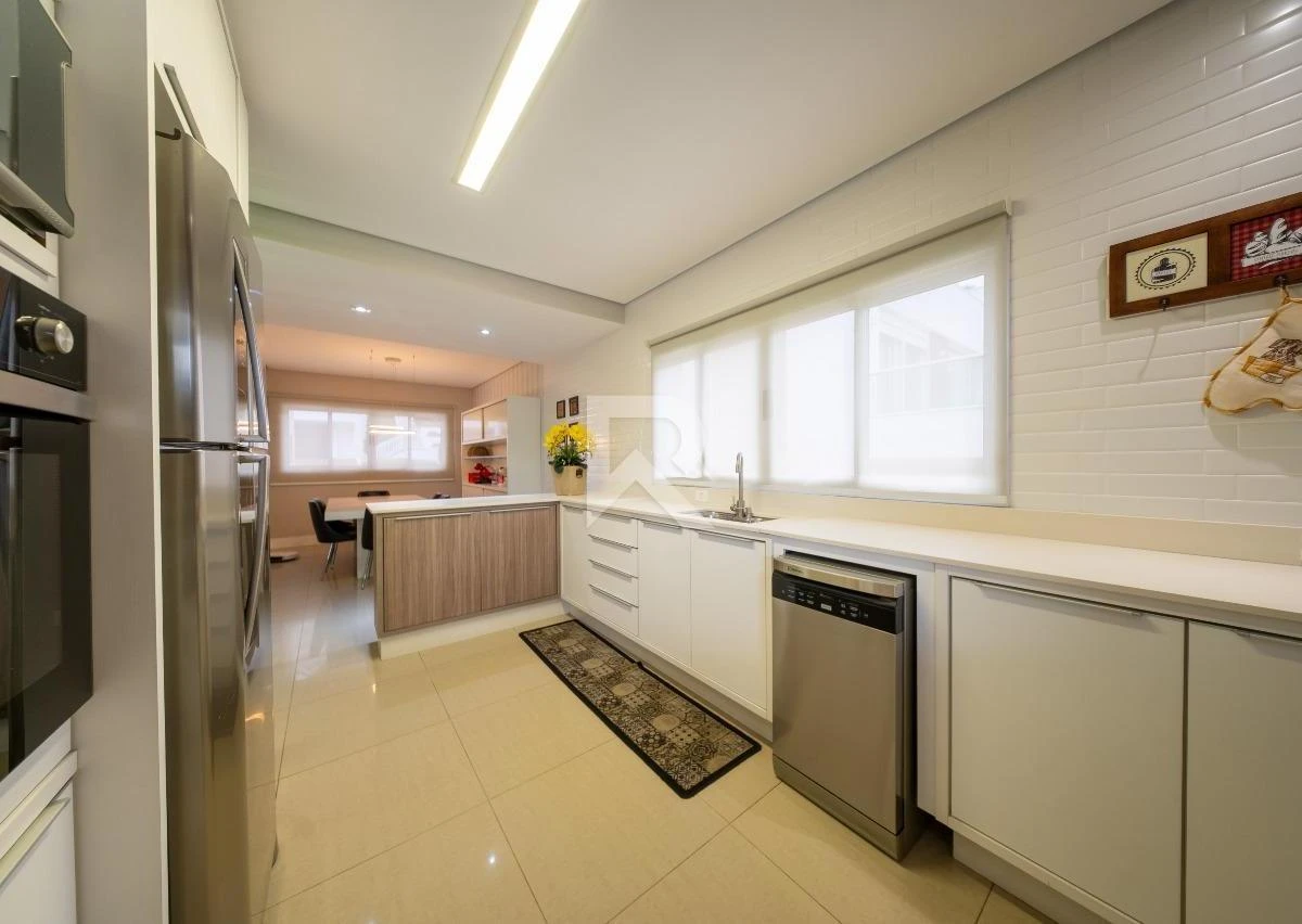 Furnished house, 400 m², with a bathtub — photo 5
