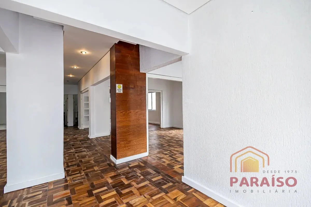 Деревянный пол или ламинат и 4 спальни: дом 165 м² — photo 9