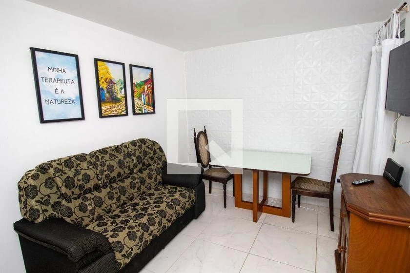 Квартира з меблями, 2 спальні та 60 м²