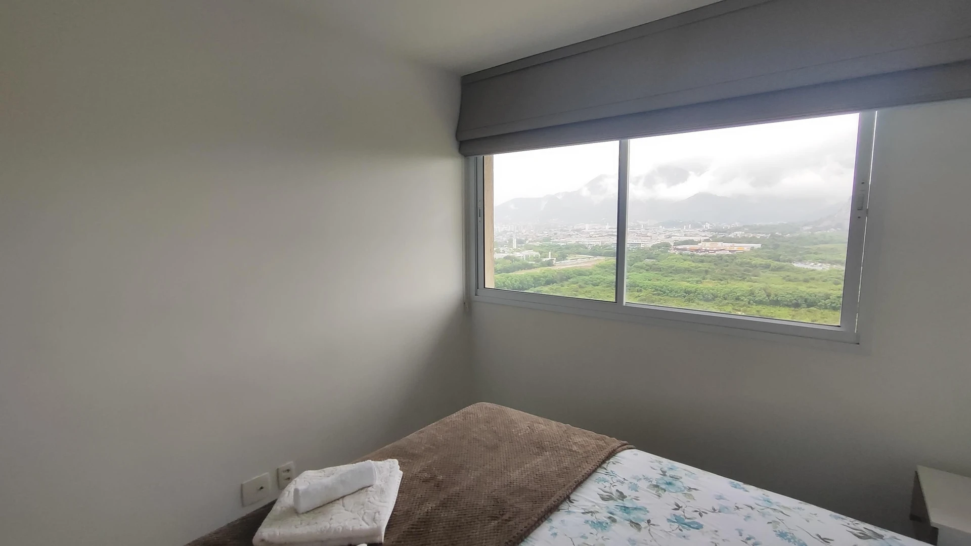 3-bedroom apartment with a glass-enclosed balcony — photo 29